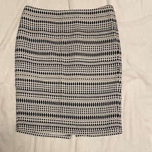 LOFT Black and Cream Patterned Pencil Skirt